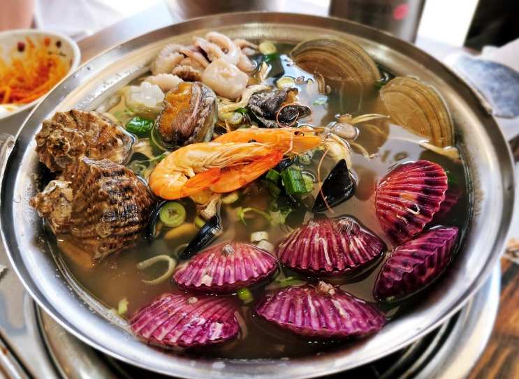  남양주 덕소 칼국수 맛집 신선한 해산물 가득 철수네뽕잎칼국수 덕소본점