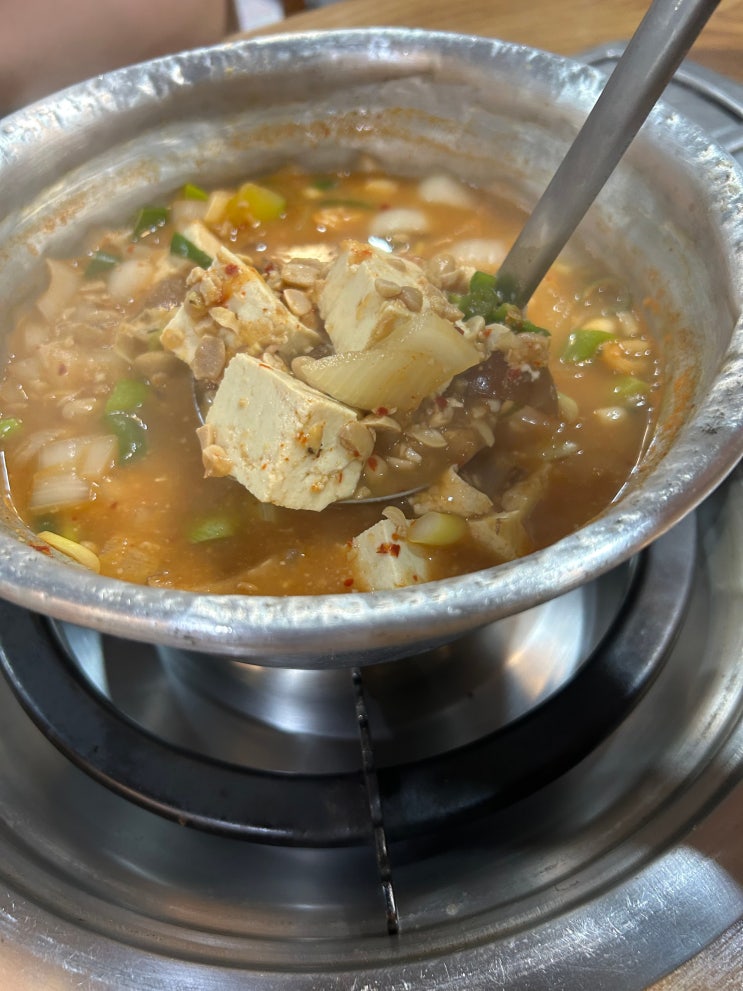  용두동 사거리 직장인들의 가성비 넘치는 백반맛집 <명성식당>(청국장)