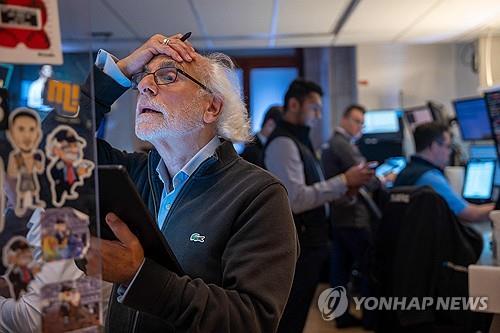 <b>뉴욕증시</b>, 경기침체 우려 재점화·빅테크 투매...<b>급락</b> 마감