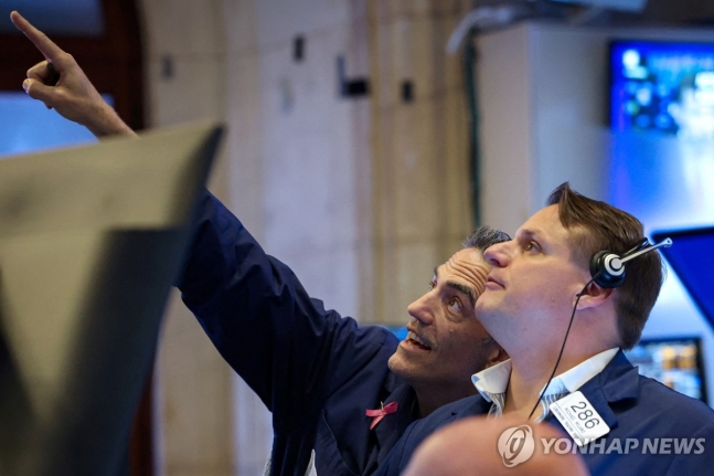 뉴욕 증시 9월 첫 거래일 나스닥 2.4% 하락…경제지표 경계 뉴욕 증시 9월 첫 거래일 나스닥 2.4% 하락…경제지표 경계