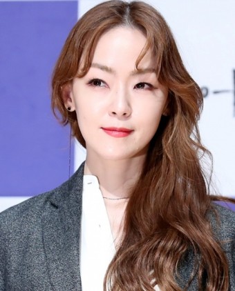  김형규 아내 김윤아 선천성 면역 투병중 김윤아 분당집 나무위키  마비 프로필 후쿠시마