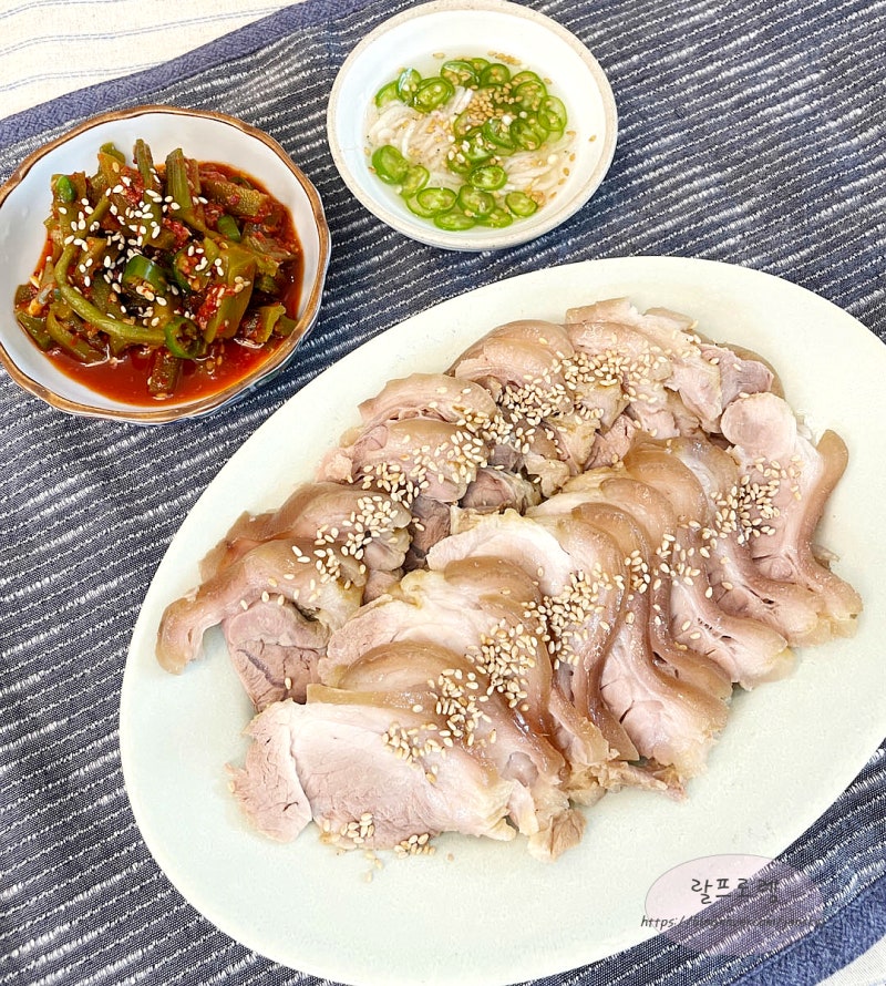 돼지고기 앞다리 사태수육 만들기 쫄깃한 사태수육 맛있게 삶는법