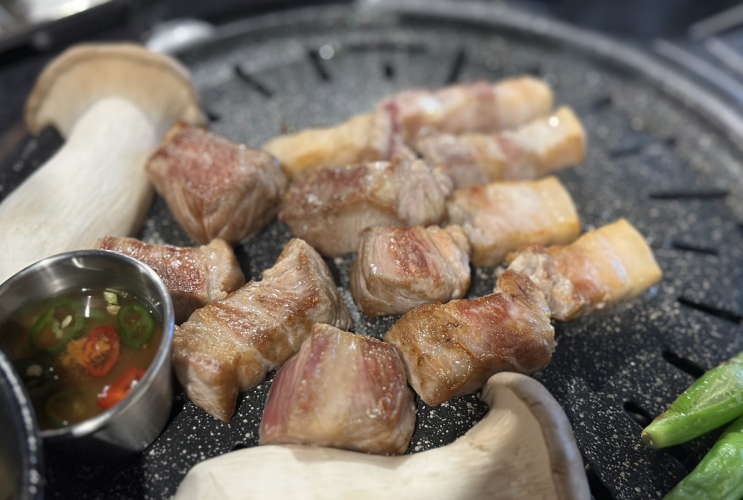  가성비 숙성고기 전문점 어린이대공원역 맛집 | 영화돈