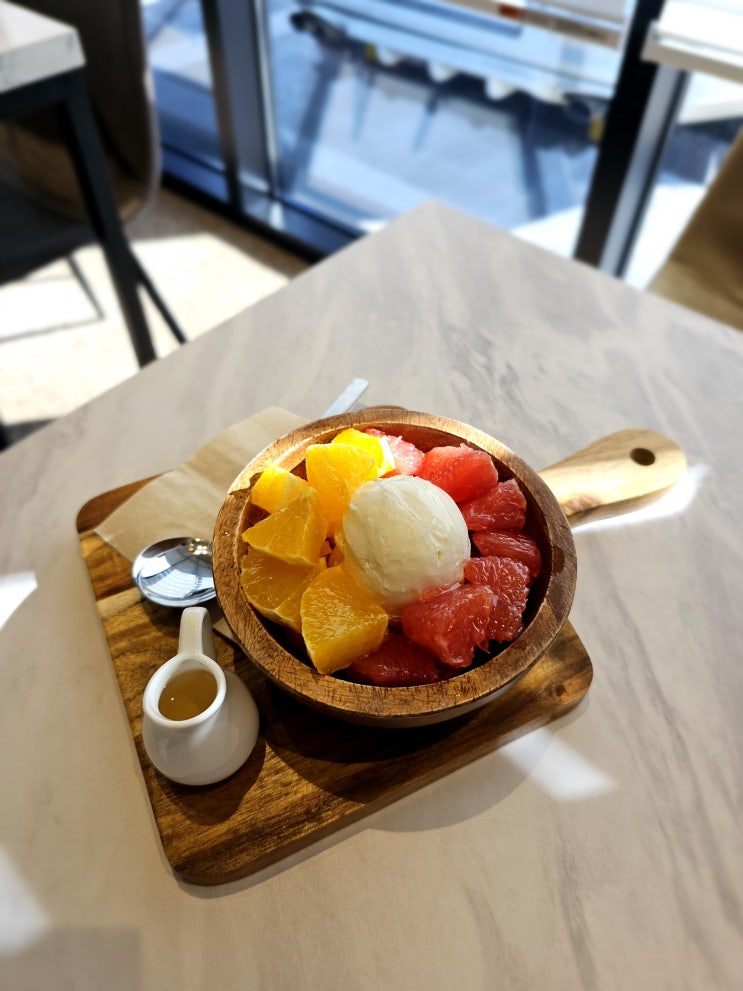  파주 운정 디저트카페 그릭요거트볼이 맛있는 반려견 동반 가능한 카페인그린