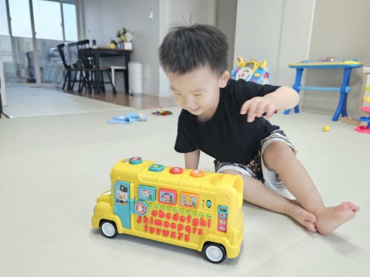 블루래빗 유아완구:new아이큐베이비 [잉글리시 스쿨버스] 영어 언어발달 자극 놀이학습