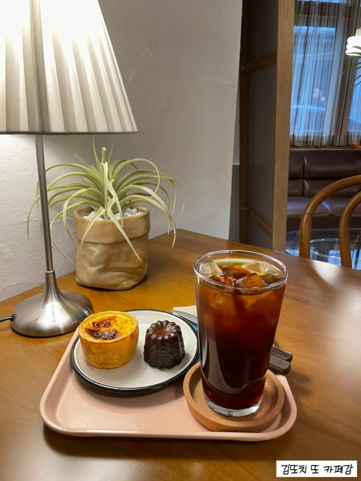  동대문 :: 청량리역 까눌레가 맛있었던 아늑한 카페 던비매드(DONTBEMAD)