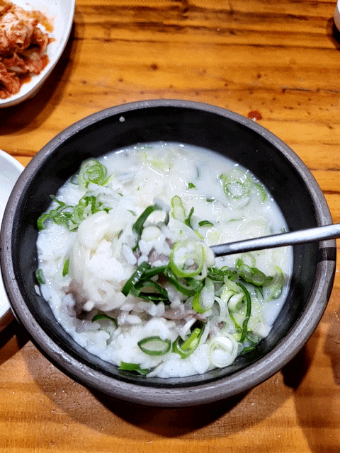  왕십리역 칼국수, 설렁탕 맛집 일품백송칼국수에서 저녁데이트