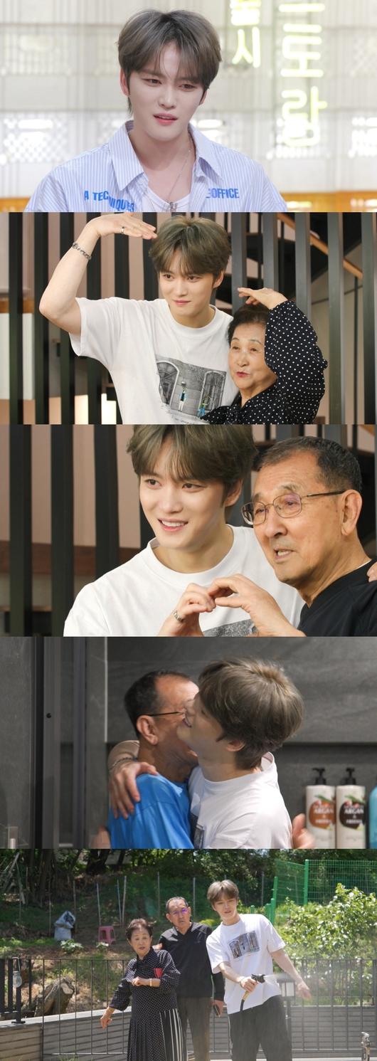 <b>김재중</b>, 아버지의 건강 회복에 눈물… 효심 가득한 일상 속... 
