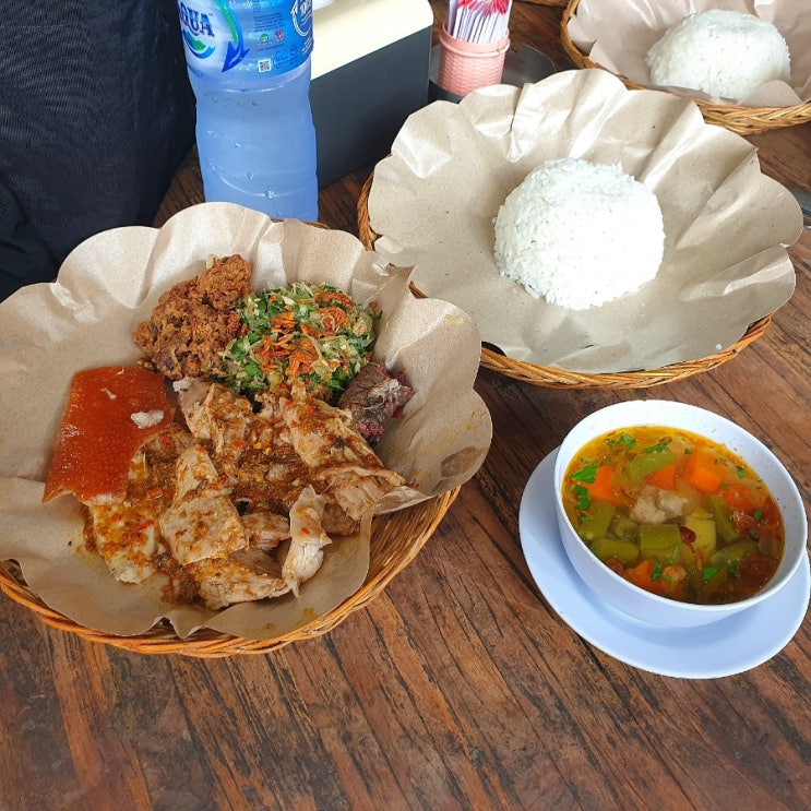발리 우붓 바비굴링 맛집 『Ibu Oka』 내돈내산 솔직후기 (Spesial Pisah) 발리 우붓 바비굴링 맛집 『Ibu Oka』 내돈내산 솔직후기 (Spesial Pisah)