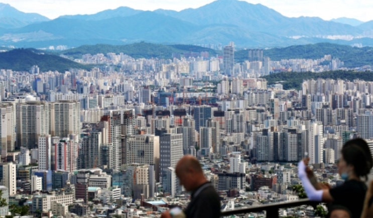 서울 아파트 시장, 상승 폭 둔화. 대출 규제와 공급 대책 영향