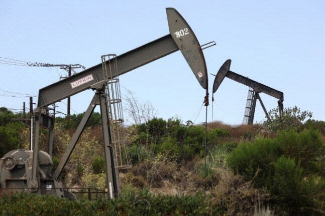 OPEC+ 자발적 감산 두달 연장에도 국제유가 나흘째 약세 OPEC+ 자발적 감산 두달 연장에도 국제유가 나흘째 약세