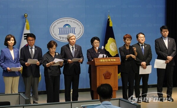 <b>조국</b>혁신당, 국회 정개<b>특위</b> 구성 <b>제안</b>···“비교섭단체 참여... 