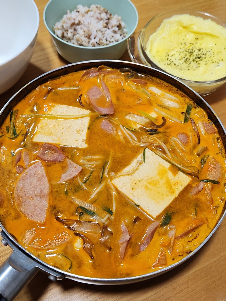  전주 밀키트 맛집 [땅스부대찌개 전주효자점] 신메뉴 마라부대찌개 후기