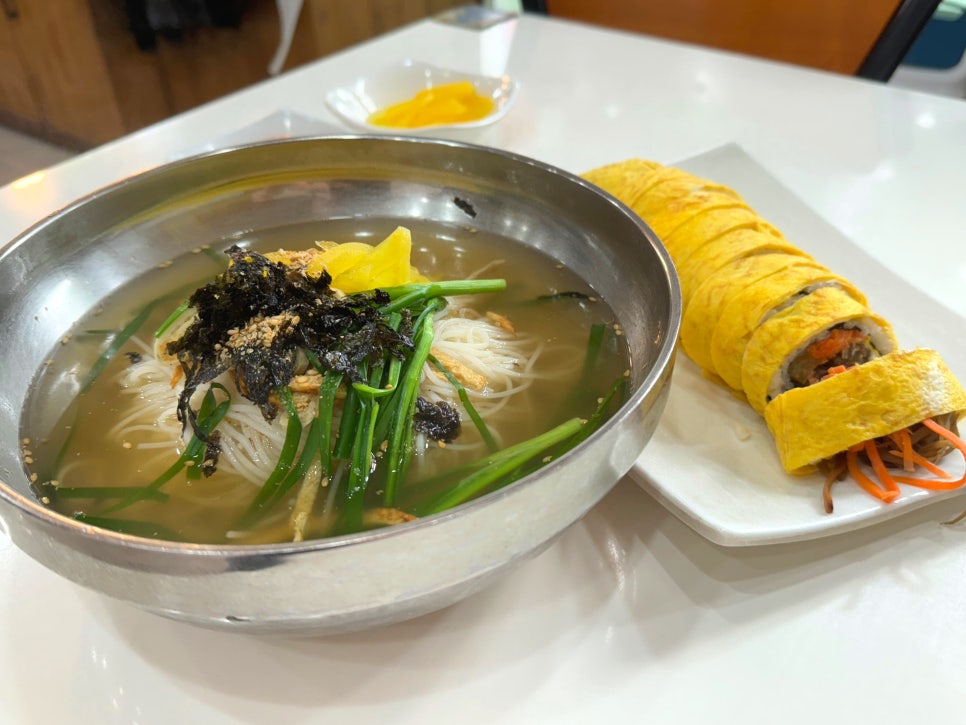 강촌손칼국수 사진 1