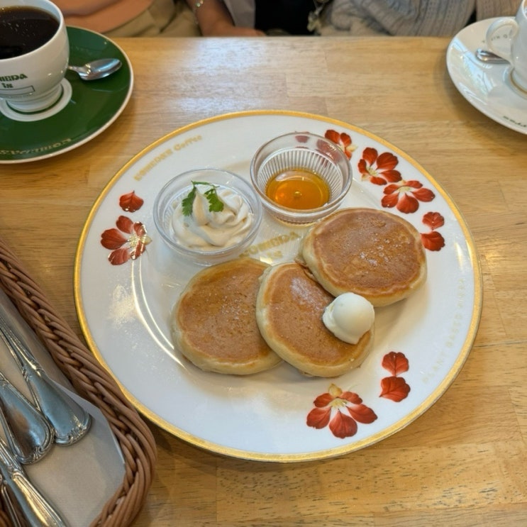  도쿄 브런치 맛집 코메다커피