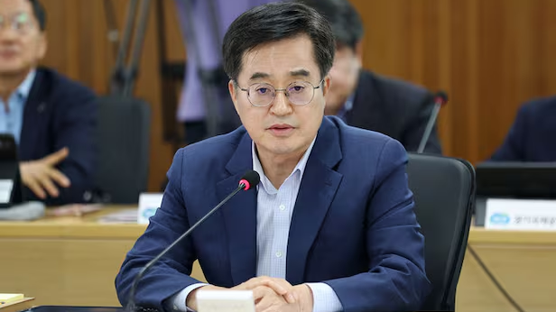 <b>김동연</b>, <b>이재명</b>의 '전국민 25만원 지원' 반대