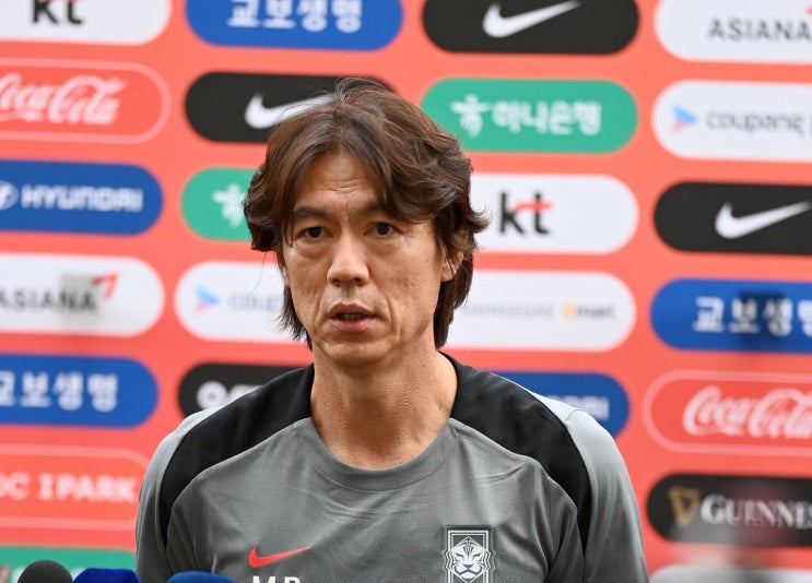 <b>홍명보</b> 축구의 더 큰 문제는 <b>나이</b>다. 2년 뒤 월드컵이 되면....