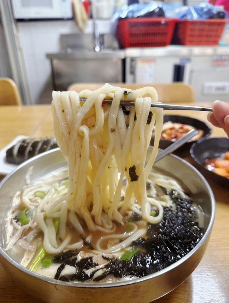 가산동 맛집 점심 식사로 좋았던 전주 닭칼국수바지락칼국수 가산동 맛집 점심 식사로 좋았던 전주 닭칼국수바지락칼국수