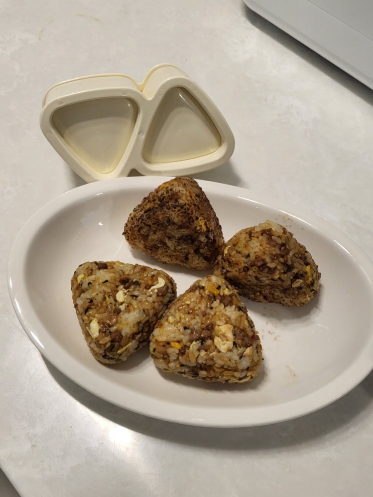  다이소 삼각김밥틀 추천 간단한 재료로 만들기 후기