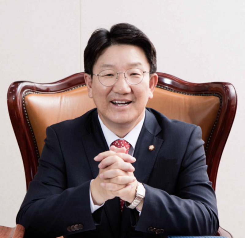 권성동 프로필 - 나이 재산 고향 학력 검사경력 지역구 선거이력 가족관계