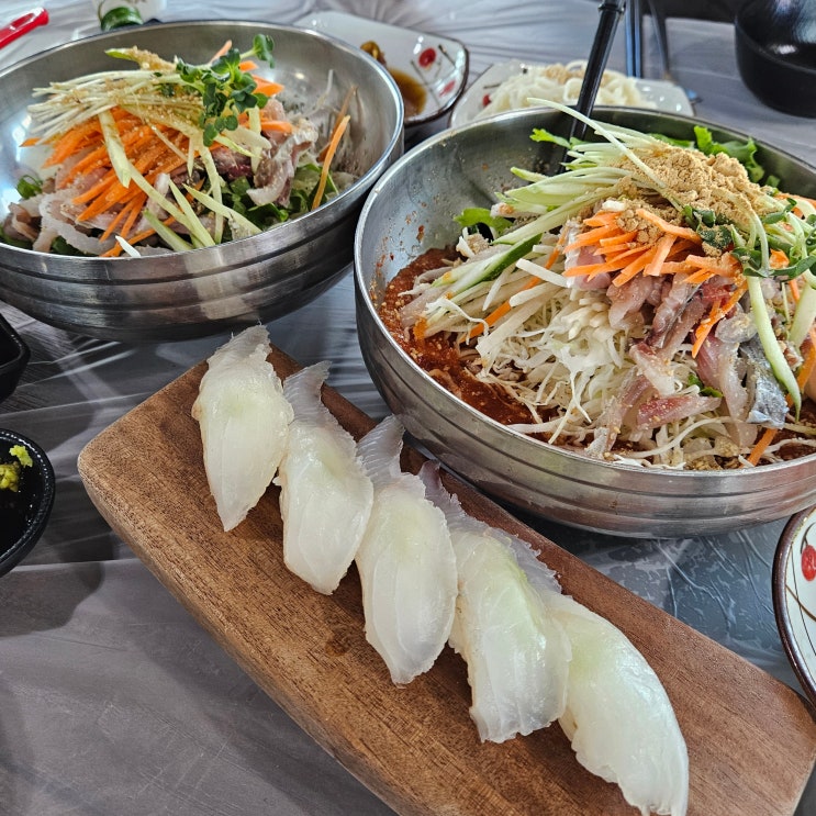  물회가 맛있는 활어회수산과 오징어볶음쟁반짜장이 유명한 서유기짬뽕 당진맛집으로 추천