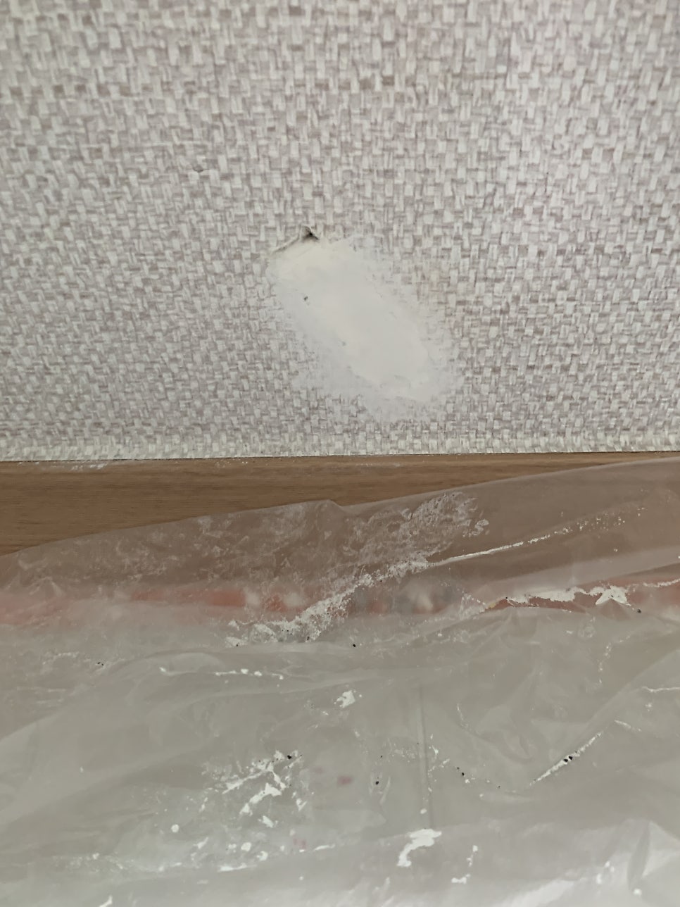 성남분당 찢어진벽지복원 벽지부분수리