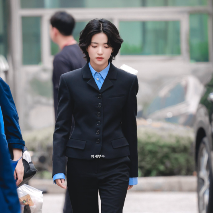  김태리 한국방송대상 보이쉬한 스타일 패션 정장 어떤거?