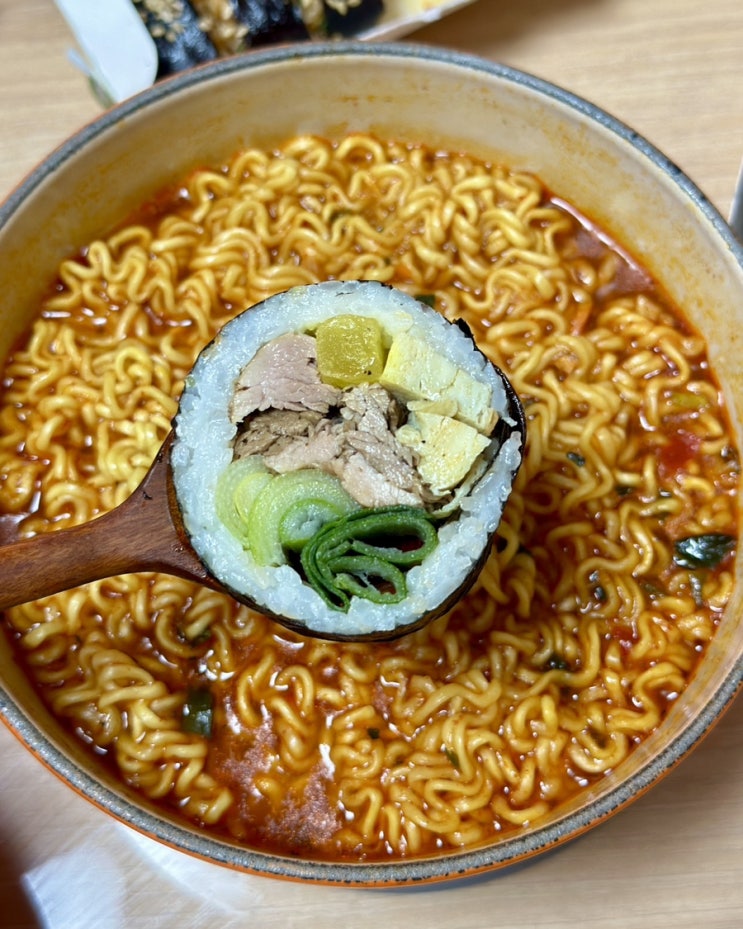  합정 김밥 맛집 - 우엉 전주 출신 사장님의 특별한 손 맛