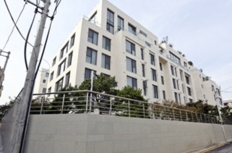 <b>정해인</b>도 부동산 부자 인증샷, 부동산 도미노 인증 언제까지?