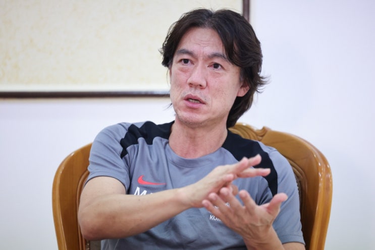  홍명보 감독 인터뷰, 여전히 상황 파악 못하고 있다