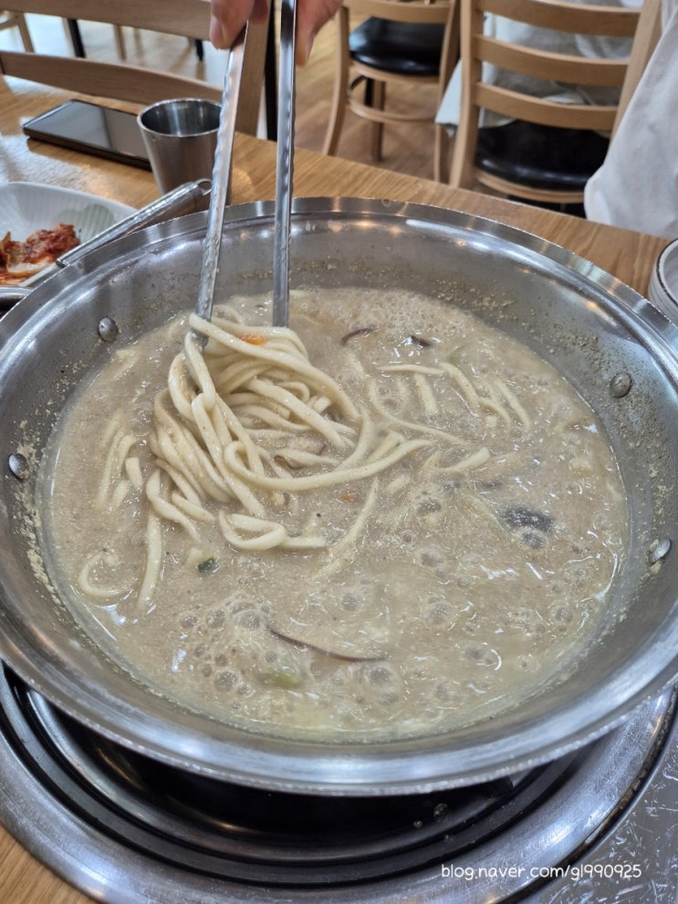  [대전 유성구] 고소한 들깨가 일품인 칼국수 맛집 '오시오칼국수'