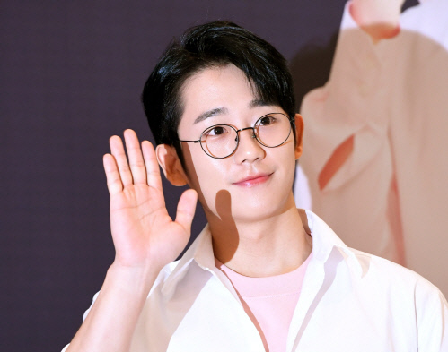 정해인 돈은 이렇게 버는거야 44억 청담동 빌라 6년만에 차익 최소 28억원 정해인 돈은 이렇게 버는거야 44억 청담동 빌라 6년만에 차익 최소 28억원