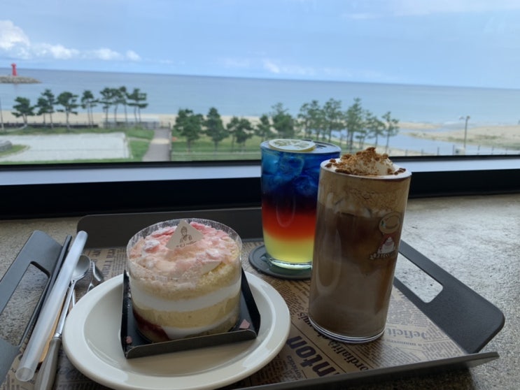  [강원/양양] P.E.I coffee : 루시 모드 몽고메리가 있는 물치항 카페
