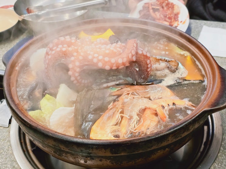  서울대입구 해신탕  황칠나라 풍년옥  황칠해신탕 4인