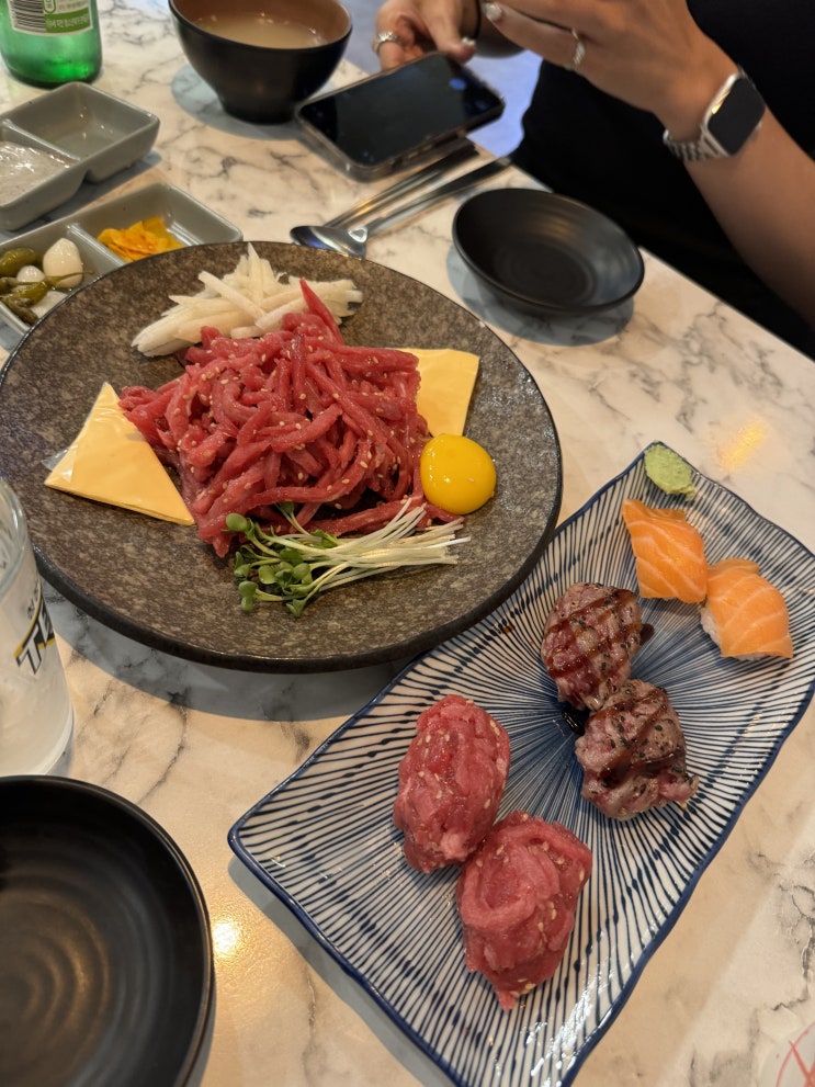  가성비 세트 메뉴로 즐기는 육회와 연어 육회바른연어 방학동