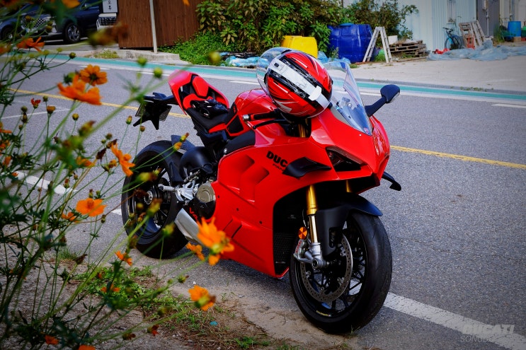  "Evolution of Speed" 파니갈레 V4S 시승기 - 두카티 송도점 임재원