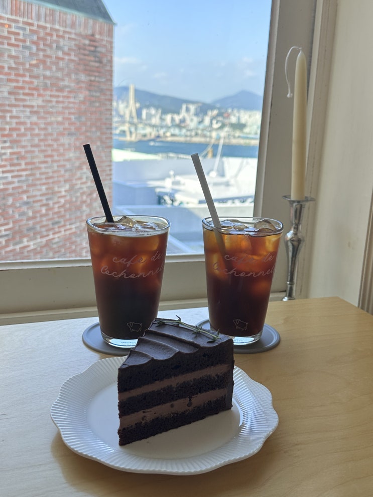  부산 영도 카페 유럽감성 애견동반 꼬쇼네