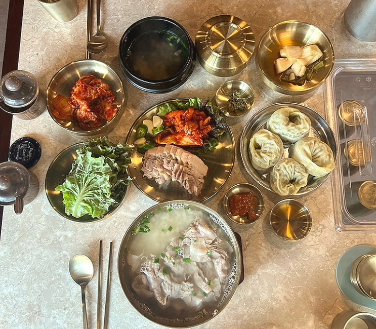  돼지 곰탕과 보쌈 정식이 맛있는 양재역 맛집 “양재옥”