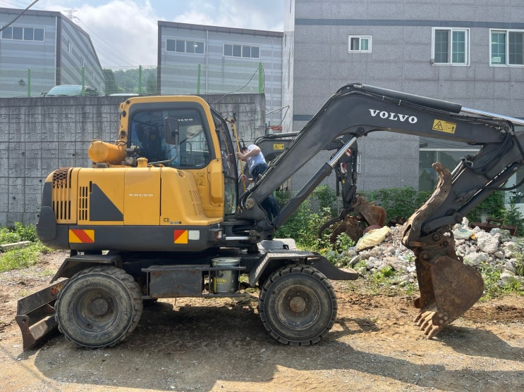  20년 된 3W 볼보 중고 굴삭기 수출 후기