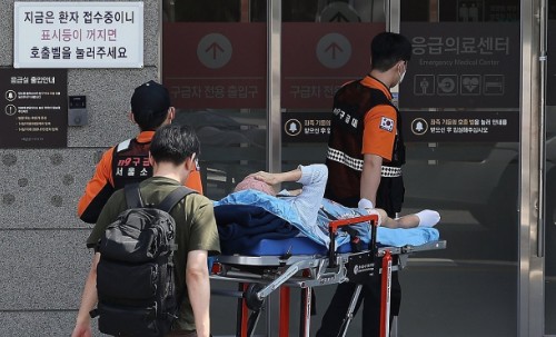 <b>응급실</b> 근무의사 실명공개 <b>블랙리스트</b> 등장 <b>응급실</b> 뺑뺑이... 