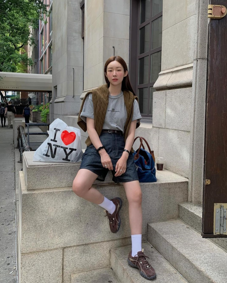  요즘 난리난 휠라 신상 여자 운동화로 스웨이드 초코 컬러의 발 편한 여성 스니커즈 에샤페 ft. 차정원