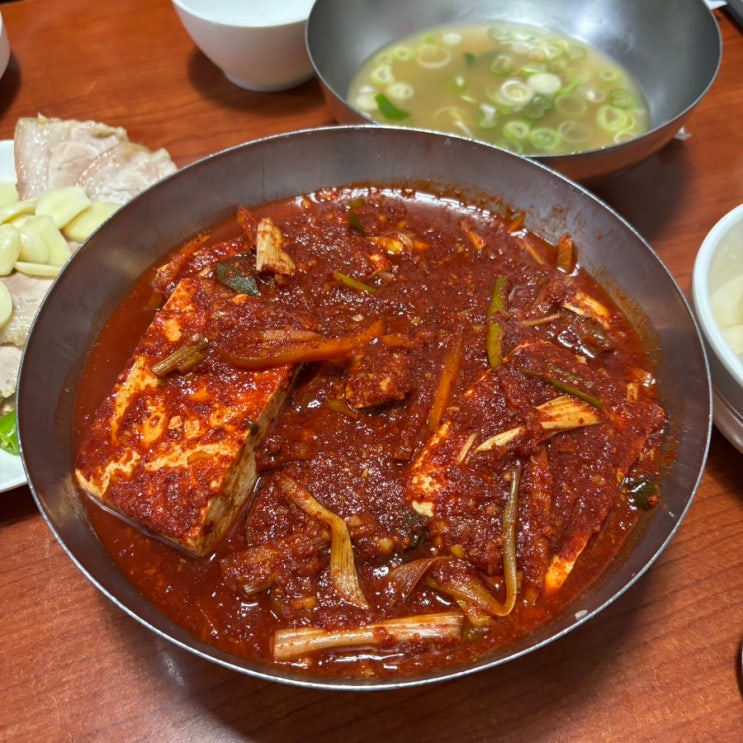  대전 여행 맛집 광천식당 메뉴웨이팅 수육 양념면