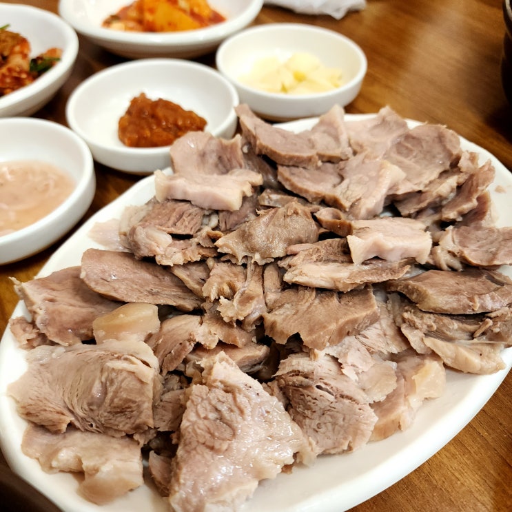  대구 성서 계명대 점심 맛집 수육정식을 꼭 먹어야 하는 진국밥