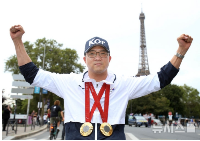 '<b>패럴림픽</b> 한국 선수단 MVP' 사격 <b>박진호</b> "가문의 영광"