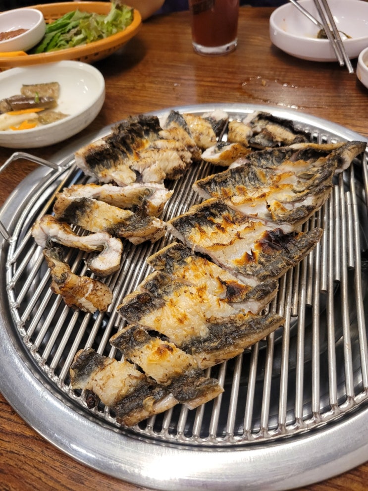  3대가 어울려 즐기는 힙한 종로3가의 노포 삼대풍천민물장어. 웨이팅은 감수해야지.