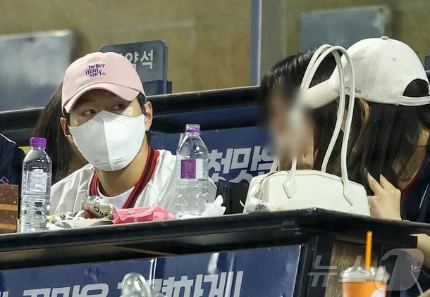 "<b>두산가</b> 재벌 여친과 열애 중"…<b>이강인</b>, 팬들이 이미 알았던... 