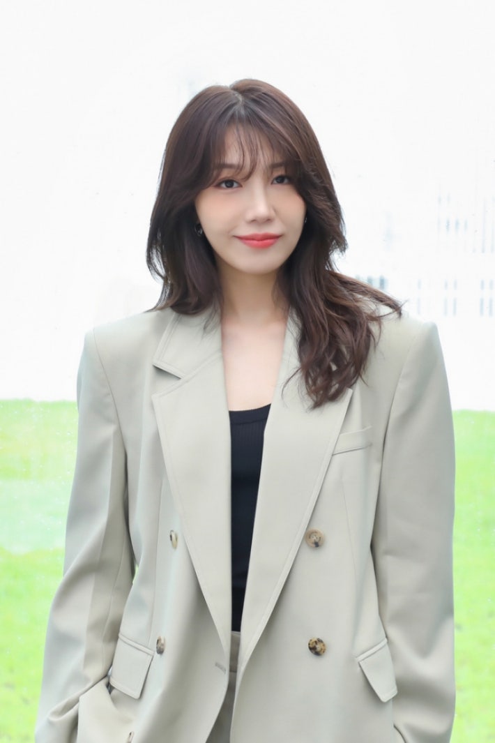 [EN:터뷰]정은지, 이정은 향한 '팬심'…"자꾸 언니 찬양하게 돼"