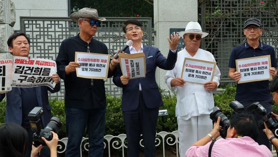 ‘명품백 전달’ 최재영 목사 신청한 <b>검찰 수심위</b> 따로 열린다