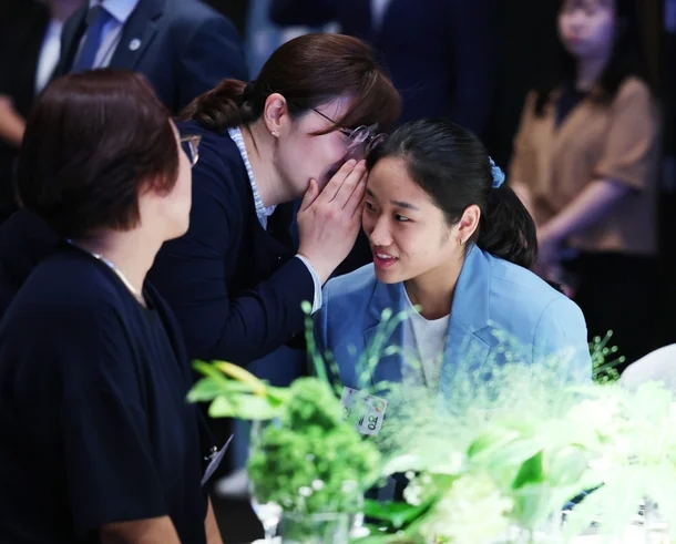 <b>안세영</b>의 용기 있는 목소리, 문체부가 답하다…<b>배드민턴</b> <b>후원</b>계... 