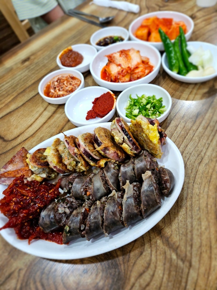  속초시장 맛집 동해순대국, 여기는 꼭 들려요~